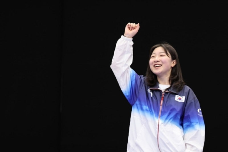 "이틀만 먼저 땄어도"…<b>올림픽</b> 최연소 金 주인공 '진기록' [2024 파리<b>올림픽</b>]