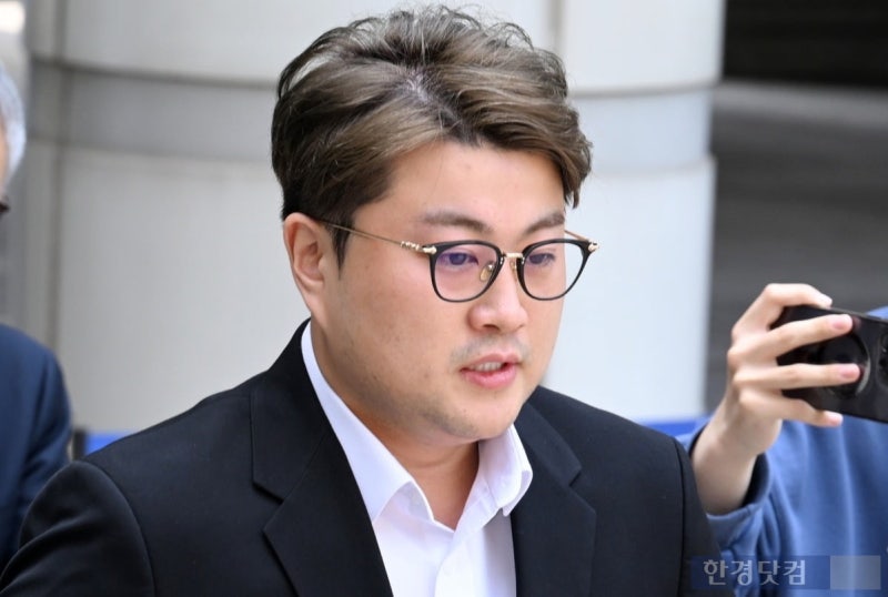 '음주 <b>뺑소니</b>' <b>김호중</b>, 법정서 <b>혐의</b> 인정…"피해자와 합의"