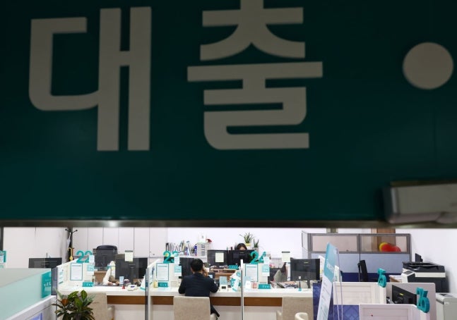 서민은 서울에 집 사지 말란 얘기냐…40대 직장인 분통