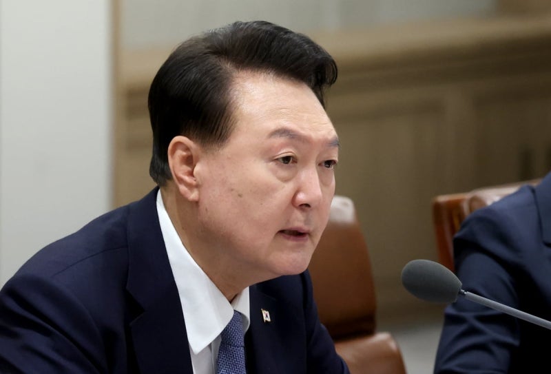 尹, 일부 與 최고위원과 <b>관저 만찬</b>…<b>한동훈</b>은 초대 못 받았다