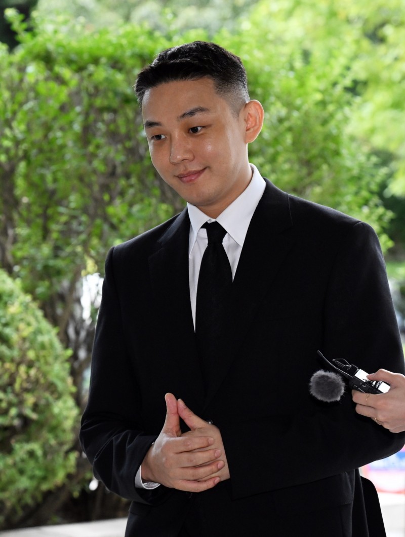 '동성 <b>성폭행</b> 혐의' <b>유아인</b>, <b>불송치</b>…경찰 "증거 부족"
