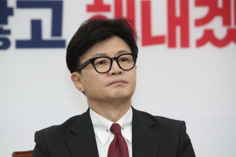 침묵 깬 <b>한동훈</b> "尹 현 상황 사과…<b>특별감찰관</b> 즉시 추진"