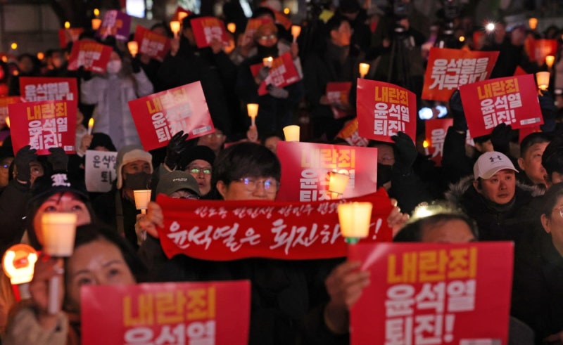 "'문화 거물' <b>한국</b>서 계엄령이라니"…충격 받은 국제사회