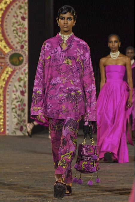 뭄바이에서 열린 크리스찬 디올의 2023년 프리폴 쇼. 사진=AFP 캡처