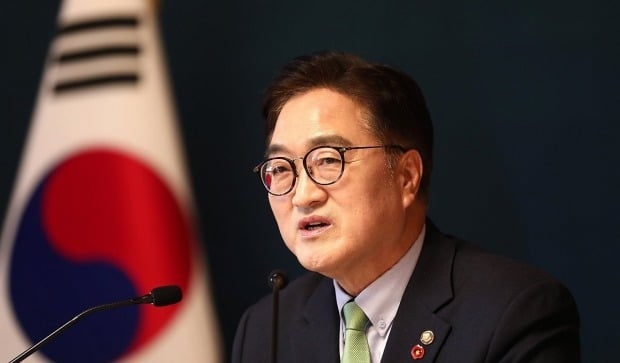 <b>우원식</b> "韓 대행, 국회가 <b>헌법재판관</b> 선출해 보내면 임명해야"