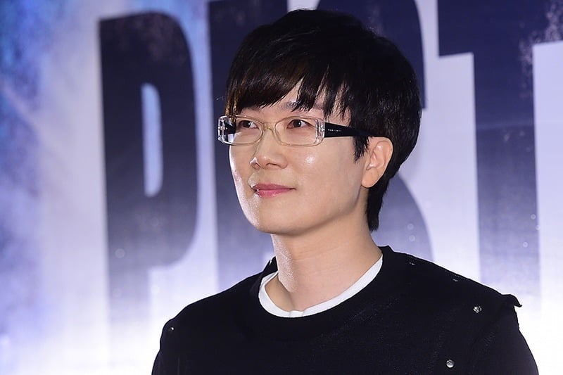 <b>서태지</b>, 탄핵 정국 언급…"대한민국 시끌시끌 시대유감"