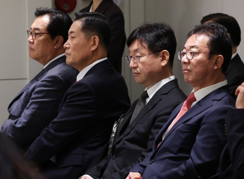 <b>정진석</b> 비서실장 등 참모진 전원, 최상목 대행에 <b>사의표명</b>