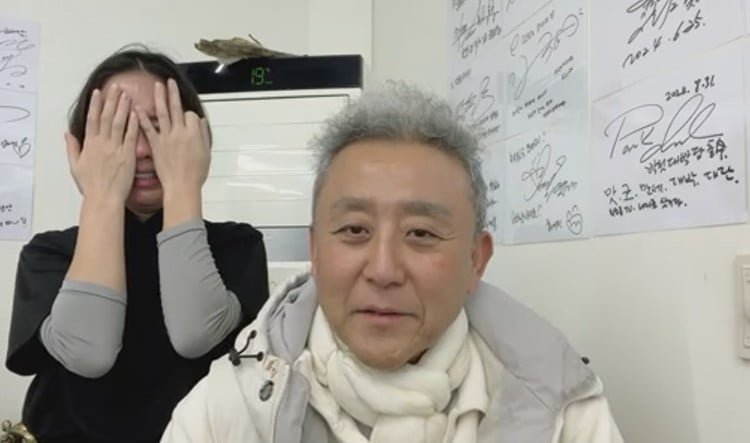 '尹 <b>지지</b>' <b>최준용</b> "대통령이 무슨 죄"…15세 연하 아내 눈물