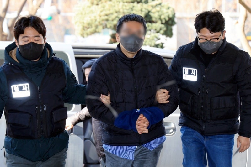 '<b>서부지법 판사실</b> 난입' 40대 <b>특임 전도사</b> 구속…"도주 우려"