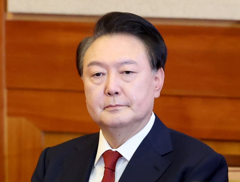 [속보] 검찰, '내란 혐의' <b>윤석열 대통령 구속기소</b>