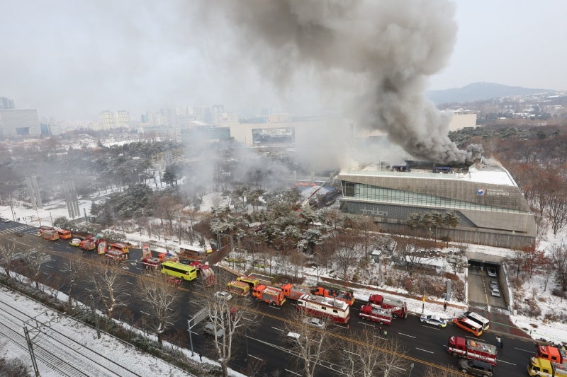 <b>용산 국립한글박물관</b>서 <b>화재</b>…"피해 상황 파악중"