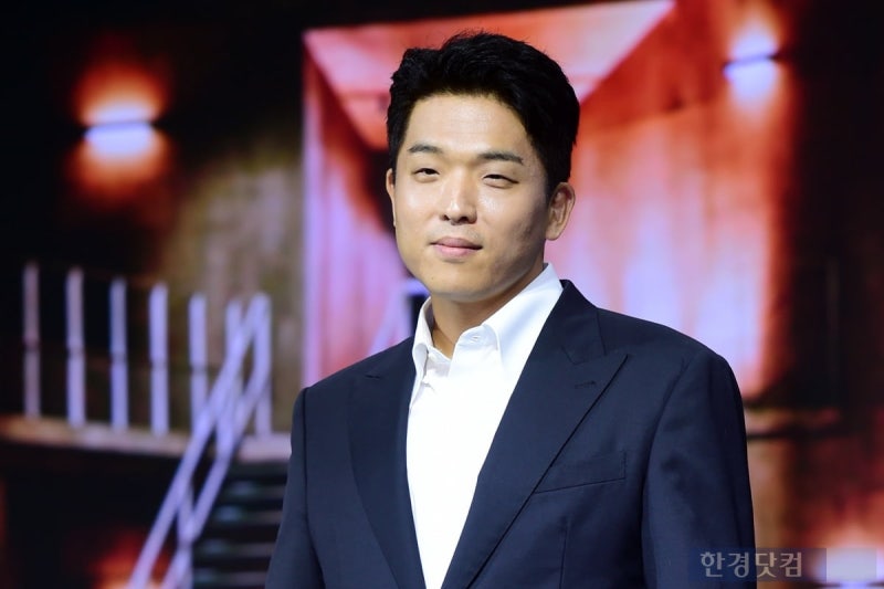 '흑백요리사' <b>안성재</b> 셰프, <b>유튜브 채널</b> 연다