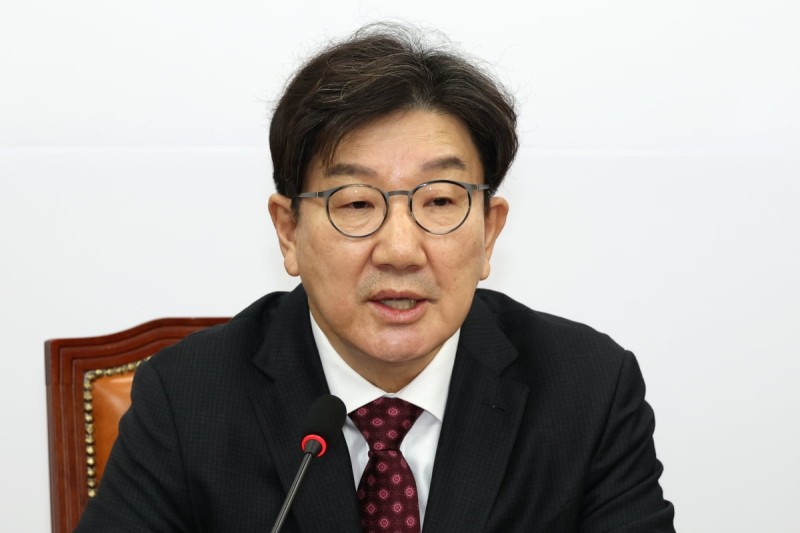 권성동 "헌재, 한덕수 재판은 지연하고 <b>마은혁</b> 재판은 빨리 하나"