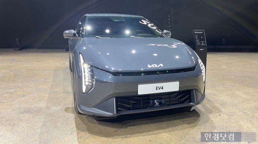 기아 EV4. 사진=신정은 기자