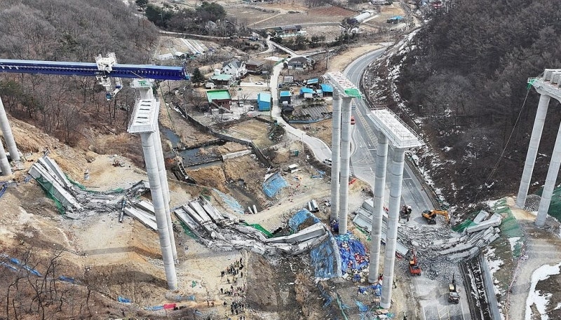 경찰, '<b>안성</b> <b>붕괴</b>사고' <b>현대엔지니어링</b>·<b>도로</b>공사 등 7곳 압수수색