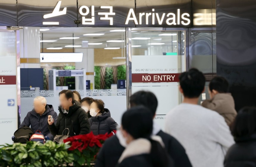 旅行者進入首爾Gangseo -Gu的Gimpo國際機場國際供應商。照片=新聞1