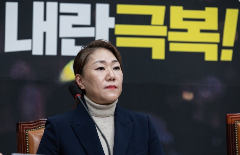 <b>검찰</b> '<b>명태균</b> 의혹 제기' <b>강혜경</b> 참고인 조사…尹 <b>공천개입</b> 의혹