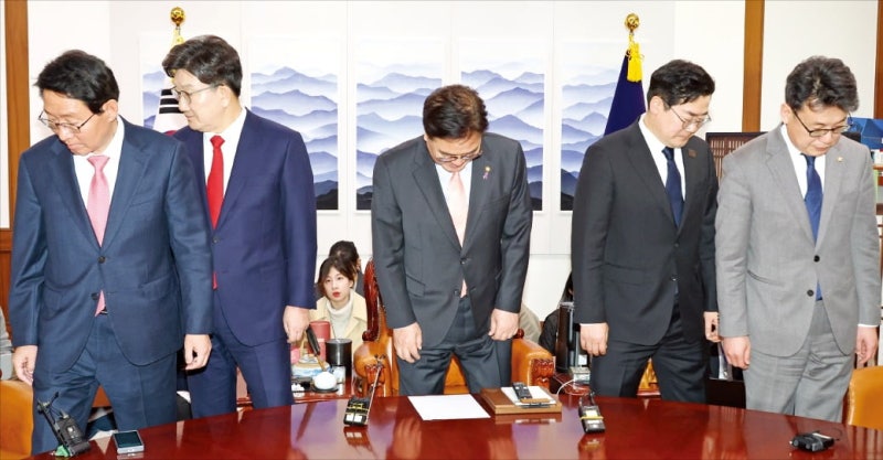 尹석방 후 거세진 정쟁…국정협의회 30분만에 파행