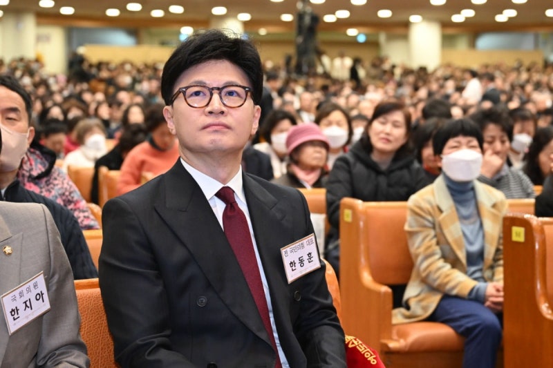 <b>한동훈</b>, <b>尹 탄핵</b>심판 결과 앞두고 "<b>승복</b>은 선택이 아닌 당연"