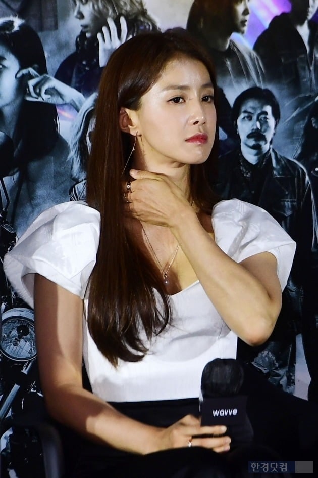 <b>이시영</b>, '요식업 큰손' 사업가와 결혼 8년 만에 <b>이혼</b>