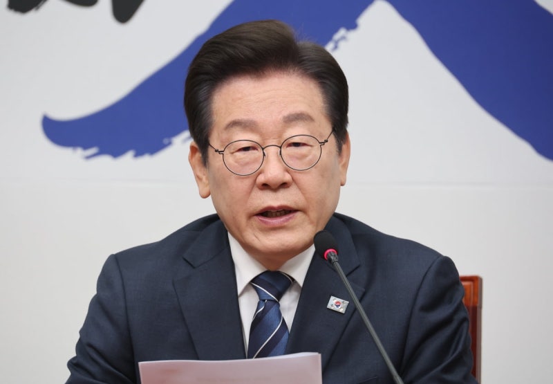 <b>이재명</b> "헌재 선고, 납득할만한 이유 없이 지연"