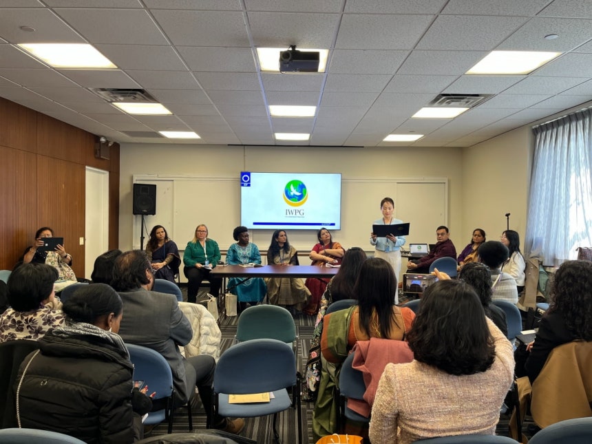 박수진 글로벌국장이 CSW 69차 인도발전재단(IDF) 주최 행사에서 '여성평화교육'을 주제로 발표하고 있다.