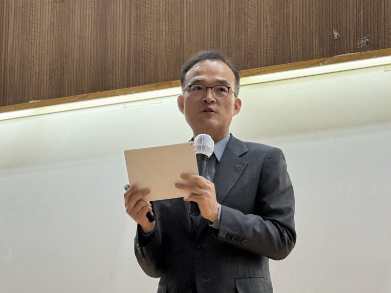 "<b>탄핵</b> 인용은 법리상 명백"…<b>문무일</b> 전 검찰총장, 서강대서 특강