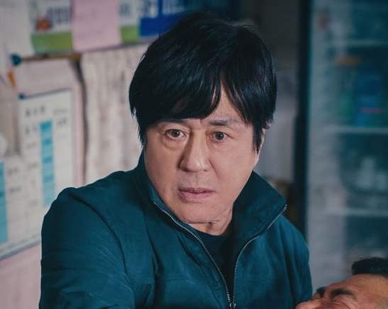 '세계 최초' 내세우려다…'최민식' 얼굴에 워터마크 찍힐 판