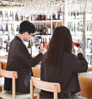 미쉐린 맛집·최고급 와인…백화점 '특급 미식 전쟁'