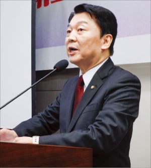 안철수 "상속세 낮춰 민간 투자 유도…AI 고속도로 등에 수백조 투입" [영상]