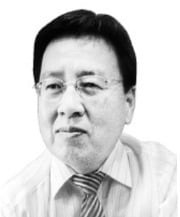 [시론] 사면초가 韓 경제, 대전환 시급하다