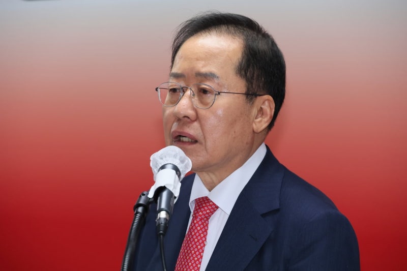 <b>홍준표</b> "尹 <b>탈당</b> 요구? 사람으로서 도리 아냐"