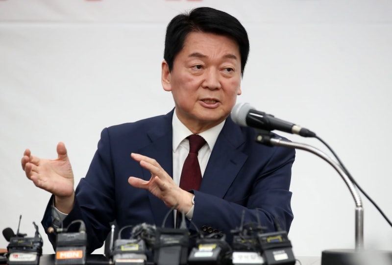 <b>안철수</b> "<b>이재명</b> 막을 수 있다면 '뻐꾸기'라도 되겠다"