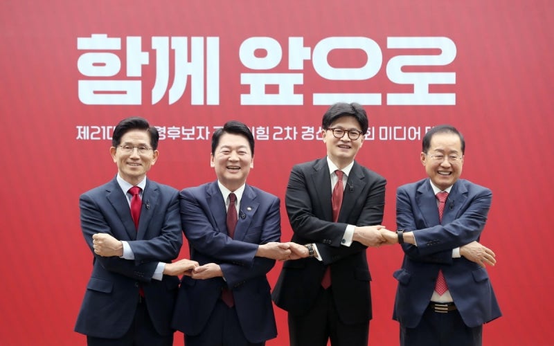 '<b>한동훈</b> vs <b>홍준표</b>' 일대일 맞수<b>설전</b>…안철수·이준석은 AI 토론
