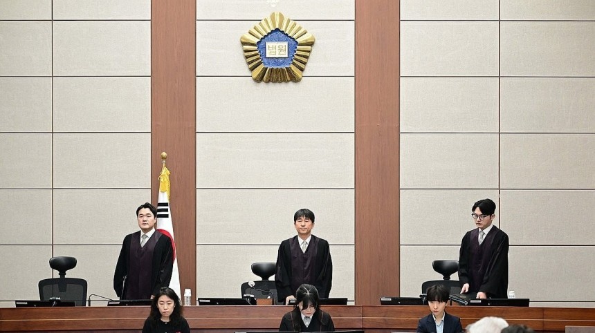 입장하는 지귀연 부장판사/사진=연합뉴스