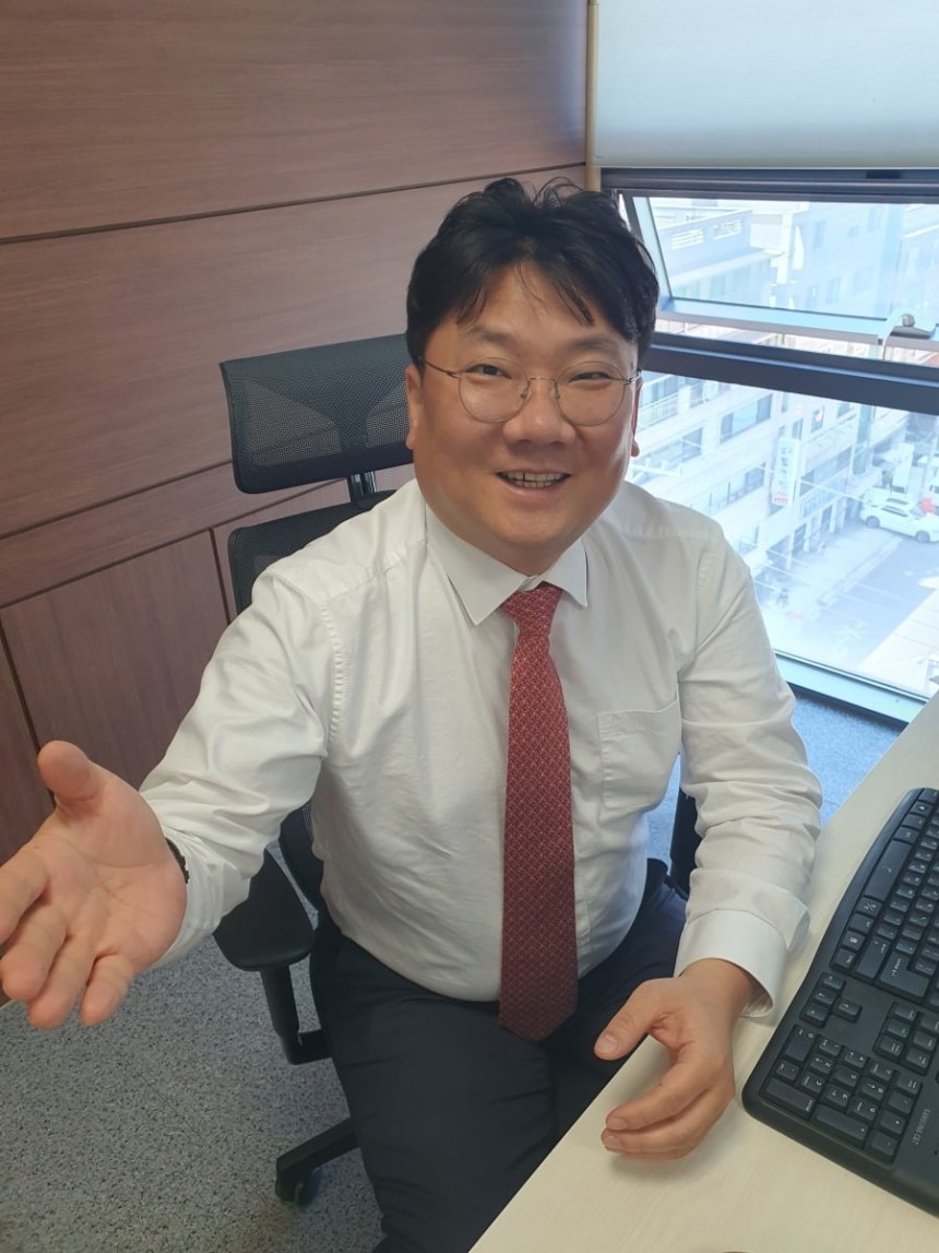 이진삼 이사가 올해 영업 전략을 설명하고 있다.윤현주 기자