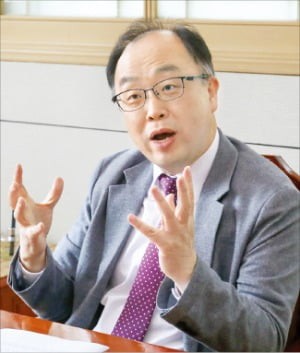 "가장 한국적인 AI, 인문학자들이 나서야죠"