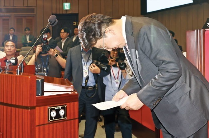 내홍 커지는 국힘…경선주자들, 김문수 감쌌다