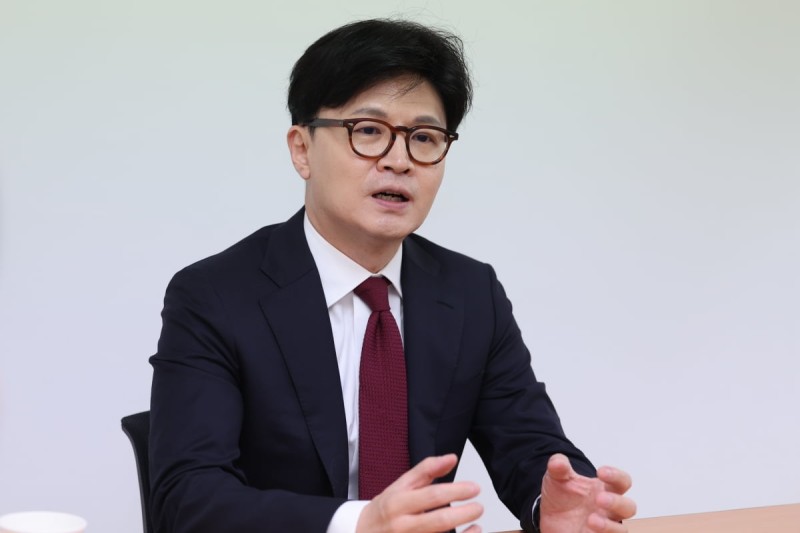 <b>한동훈</b> "보수의 상황, 국민들 안타까울 것…정치 쉬지 않겠다"