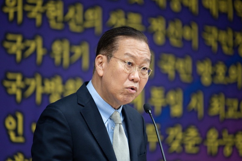 [속보] <b>권영세</b> "이틀안에 <b>단일화</b> 성사돼야…여론조사 예정대로 실시"