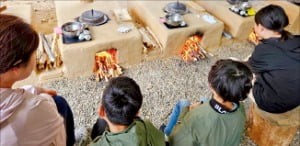 "생태유학 따라왔다 눌러앉았어요"…인구감소 지역 살리는 '고향올래'