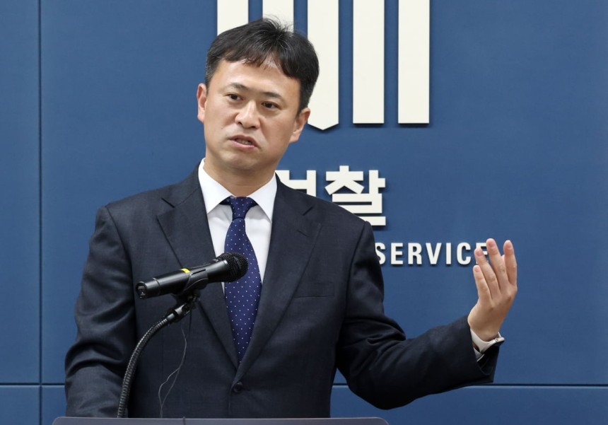 김용식 서울중앙지검 공정거래조사부장이 9일 오전 서울 서초동 서울고등검찰청에서 주한미군 관련 입찰담합 사건 수사결과를 발표하고 있다./ 사진=뉴스1