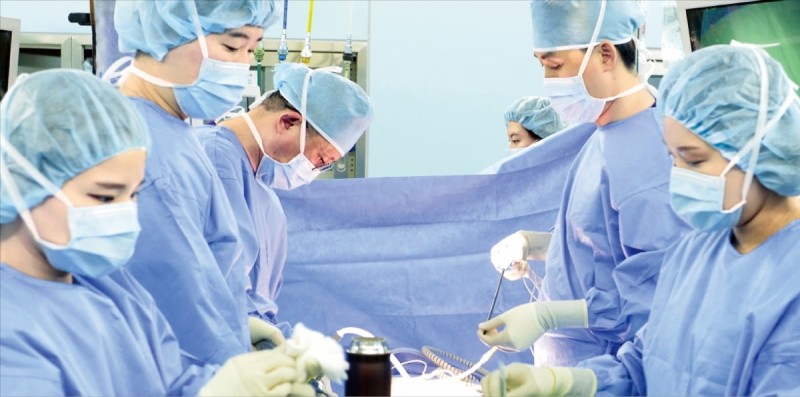 국내 고도비만수술 1인자…환자 체중 30% 줄여 새 삶 선물