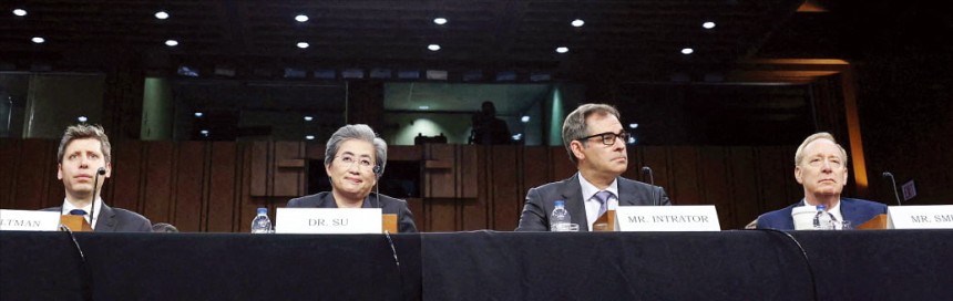 샘 올트먼 오픈AI 최고경영자(CEO·왼쪽부터),리사 수 AMD CEO,마이클 인트라토어 코어위브 CEO,<a href=