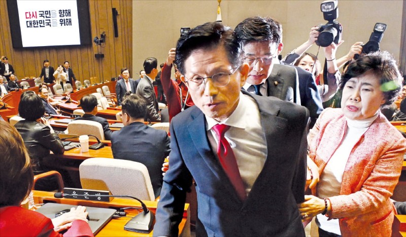 김문수 측 "金은 정당한 국힘 대선후보…누구도 그 위치 흔들 수 없어"