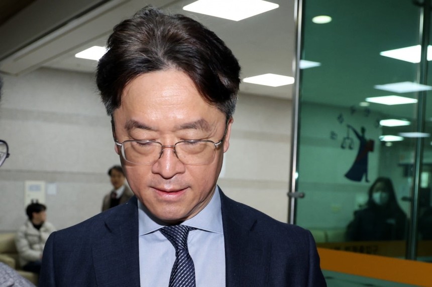 업무상 횡령 및 배임 혐의를 받는 박현종 전 bhc 회장이 5일 오전 서초구 서울중앙지방법원에서 열린 구속 전 피의자 심문(영장실질심사)에 출석하고 있다./사진=뉴스1