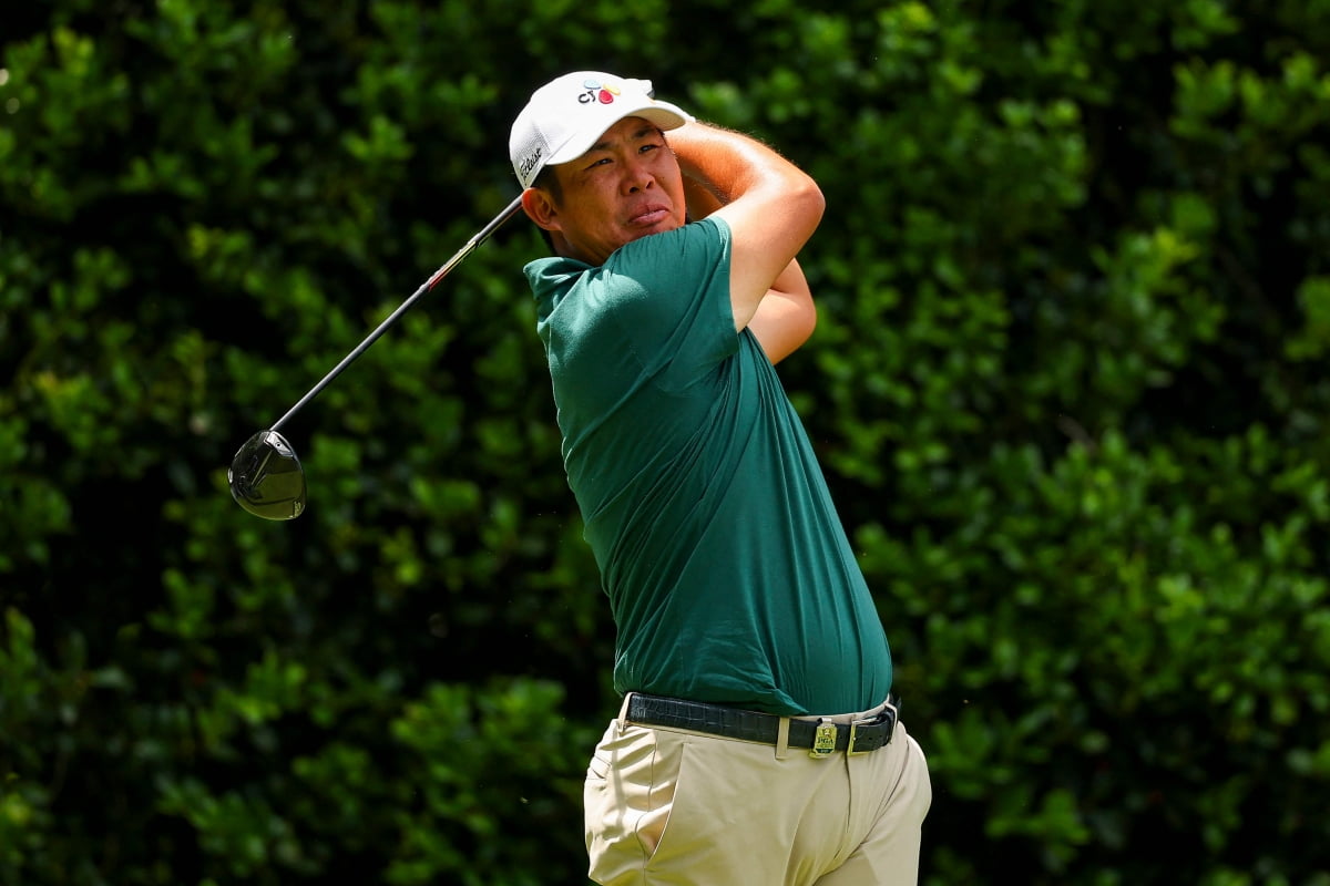 <b>안병훈</b>, <b>PGA 챔피언십</b> 첫날 20위…선두와 5타차