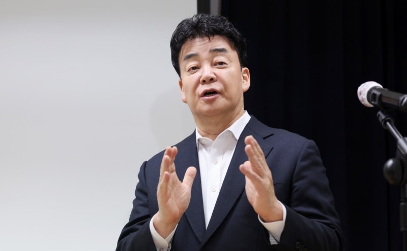 <b>백종원</b> 회사, '장터광장' 상표 출원 시도…특허청에 막혔다