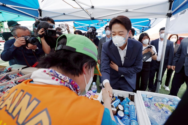 전라도 세 번 찾은 <b>이준석</b> "호남도 분산 투자할 때" [대선 현장]