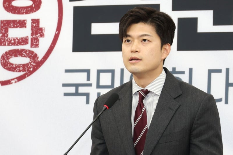 김용태 "<b>김건희</b> <b>문제 사과</b>…김혜경도 검증 받아야" [종합]